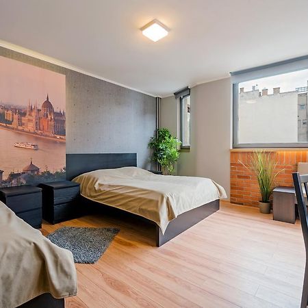 Free Parking, Ac, Wifi Apartment In The Center Budapest Eksteriør billede